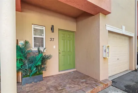 37 SE 3rd Avenue Hallandale Beach FL 33009