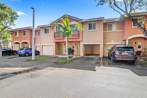 37 SE 3rd Avenue Hallandale Beach FL 33009