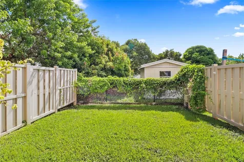 37 SE 3rd Avenue Hallandale Beach FL 33009