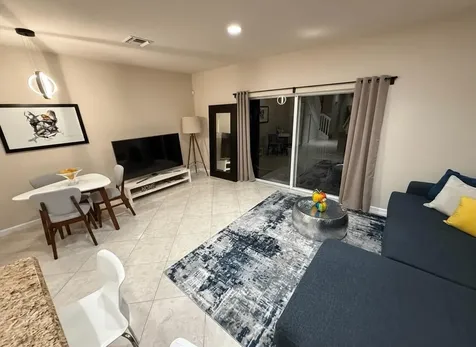 37 SE 3rd Avenue Hallandale Beach FL 33009