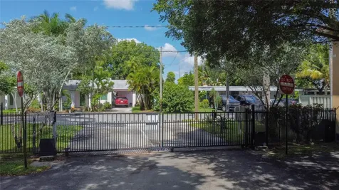 37 SE 3rd Avenue Hallandale Beach FL 33009