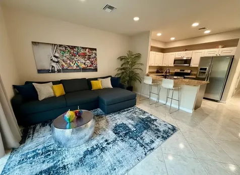 37 SE 3rd Avenue Hallandale Beach FL 33009
