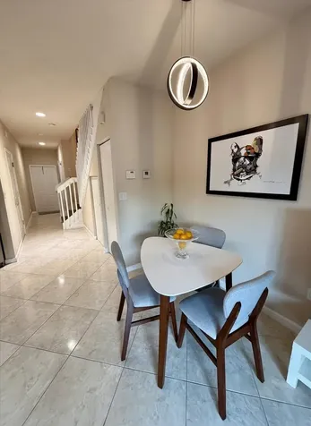 37 SE 3rd Avenue Hallandale Beach FL 33009