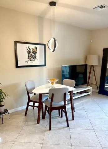 37 SE 3rd Avenue Hallandale Beach FL 33009