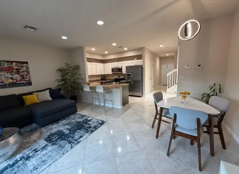 37 SE 3rd Avenue Hallandale Beach FL 33009