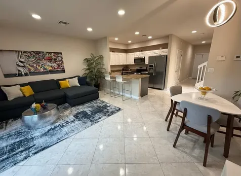 37 SE 3rd Avenue Hallandale Beach FL 33009