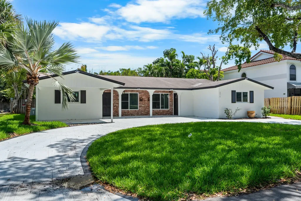 5210 NE 14th Way Fort Lauderdale FL 33334