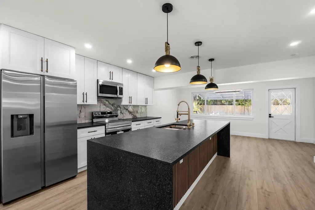 5210 NE 14th Way Fort Lauderdale FL 33334