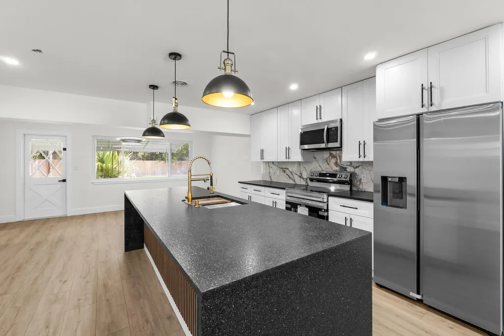 5210 NE 14th Way Fort Lauderdale FL 33334