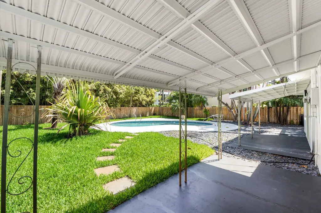 5210 NE 14th Way Fort Lauderdale FL 33334