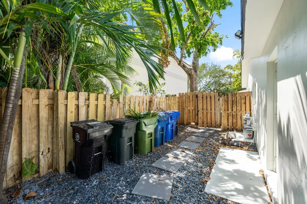 5210 NE 14th Way Fort Lauderdale FL 33334