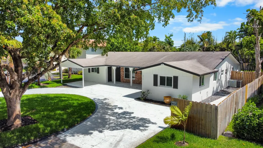 5210 NE 14th Way Fort Lauderdale FL 33334