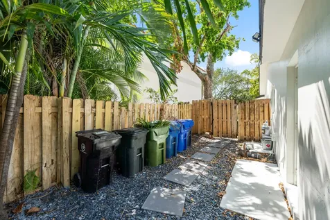 5210 NE 14th Way Fort Lauderdale FL 33334