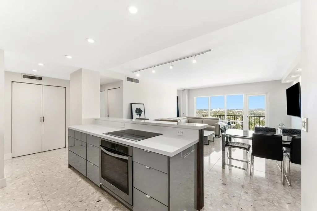 340 Sunset Drive Fort Lauderdale FL 33301