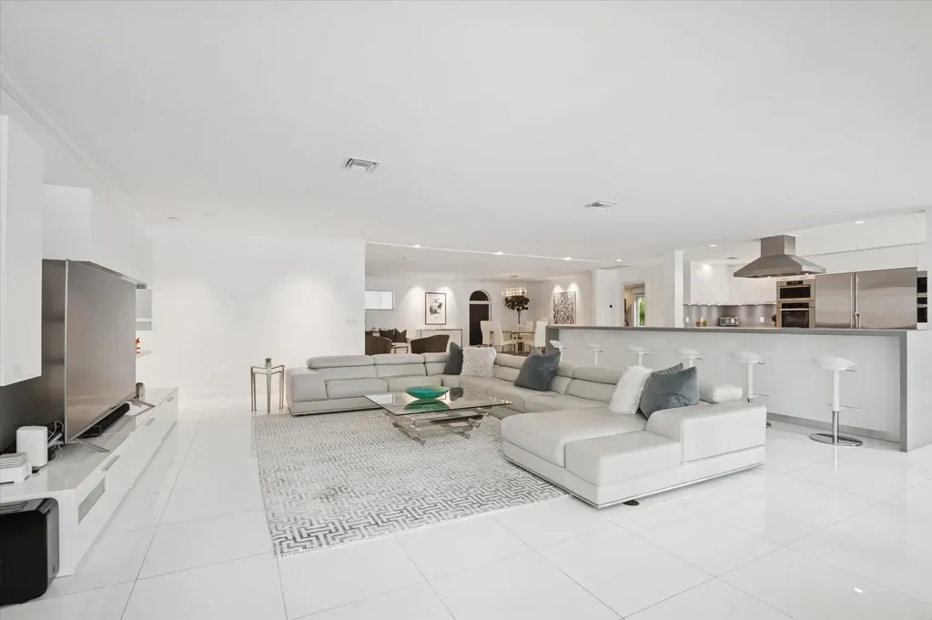 2540 Mercedes Drive Fort Lauderdale FL 33316