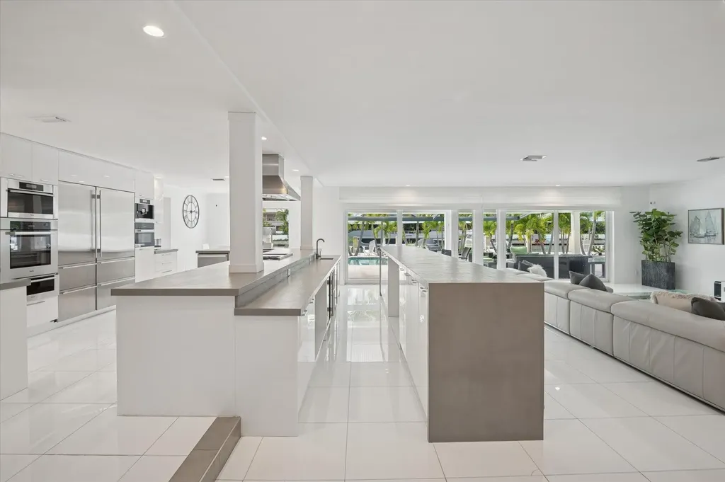 2540 Mercedes Drive Fort Lauderdale FL 33316