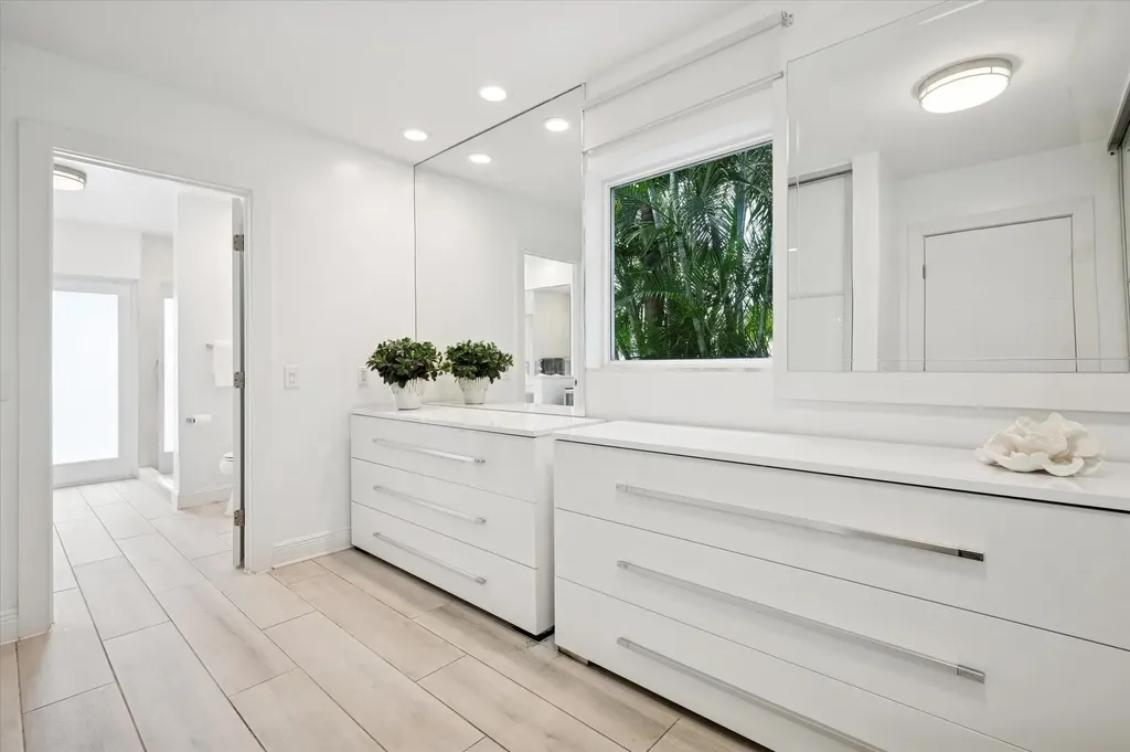 2540 Mercedes Drive Fort Lauderdale FL 33316