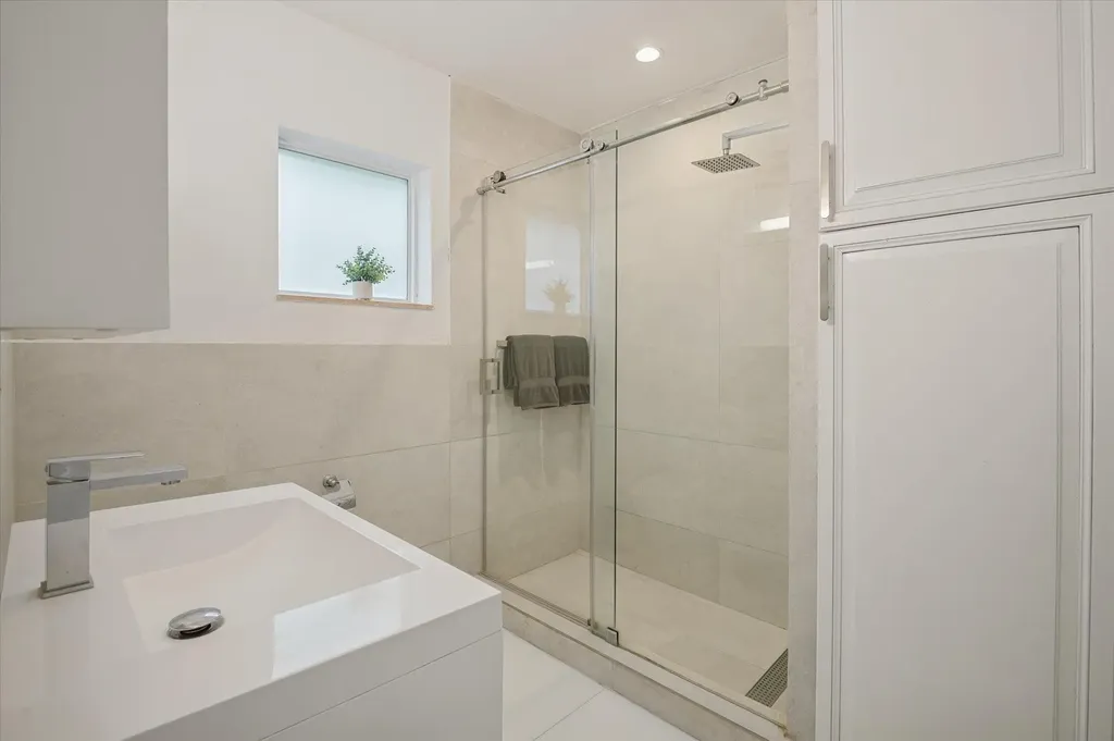 2540 Mercedes Drive Fort Lauderdale FL 33316