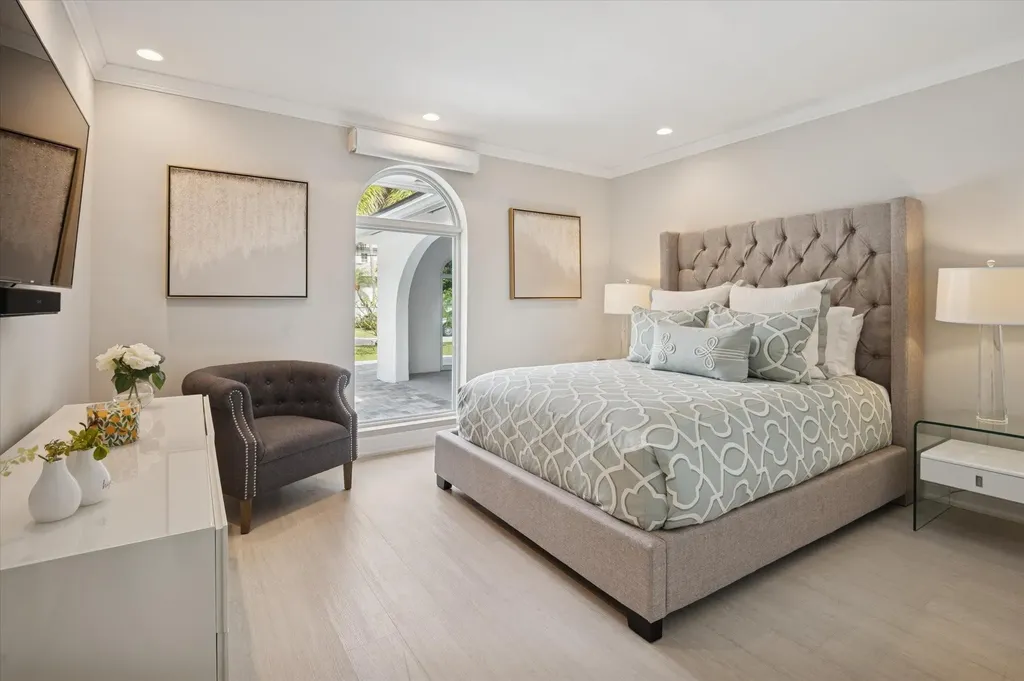 2540 Mercedes Drive Fort Lauderdale FL 33316