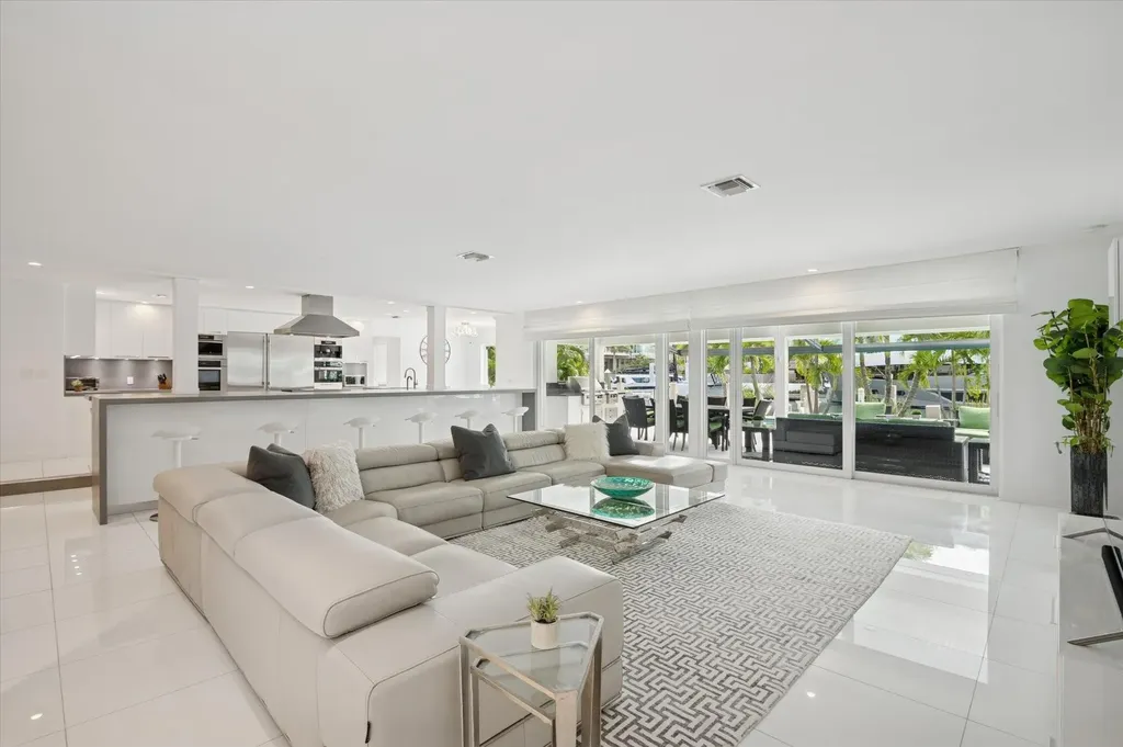 2540 Mercedes Drive Fort Lauderdale FL 33316