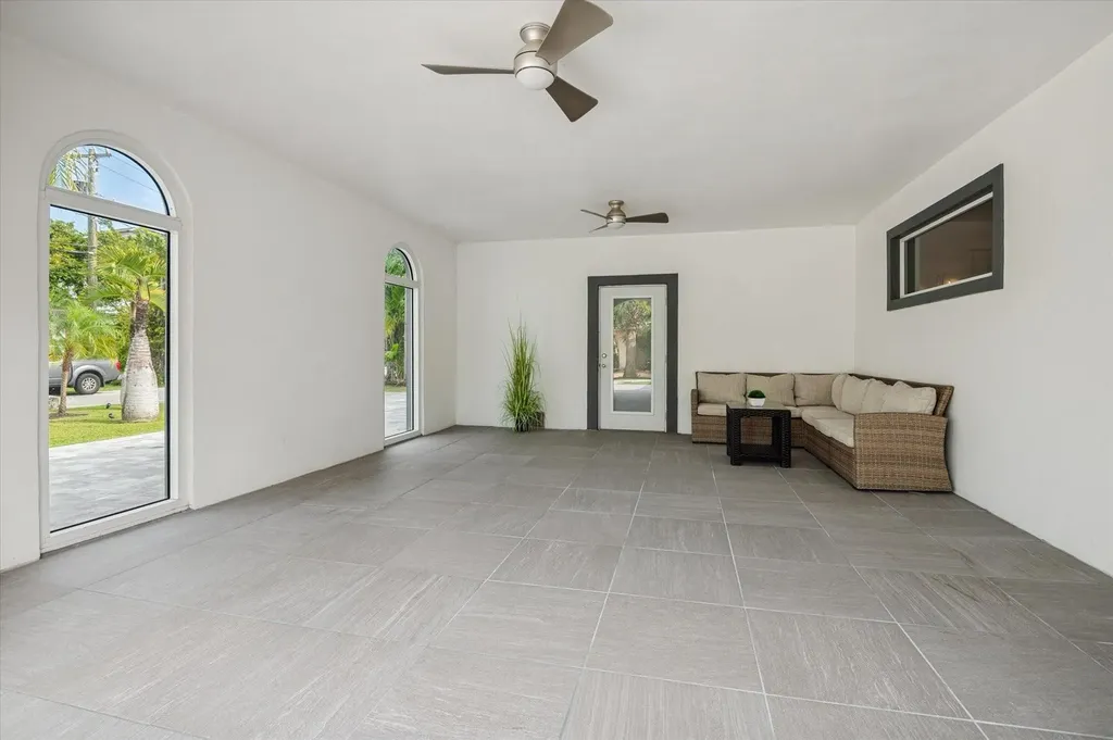 2540 Mercedes Drive Fort Lauderdale FL 33316