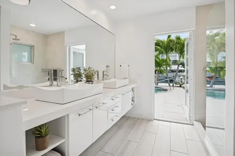 2540 Mercedes Drive Fort Lauderdale FL 33316