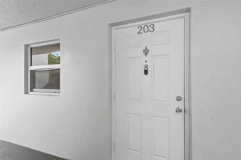 9451 Evergreen Place Davie FL 33324