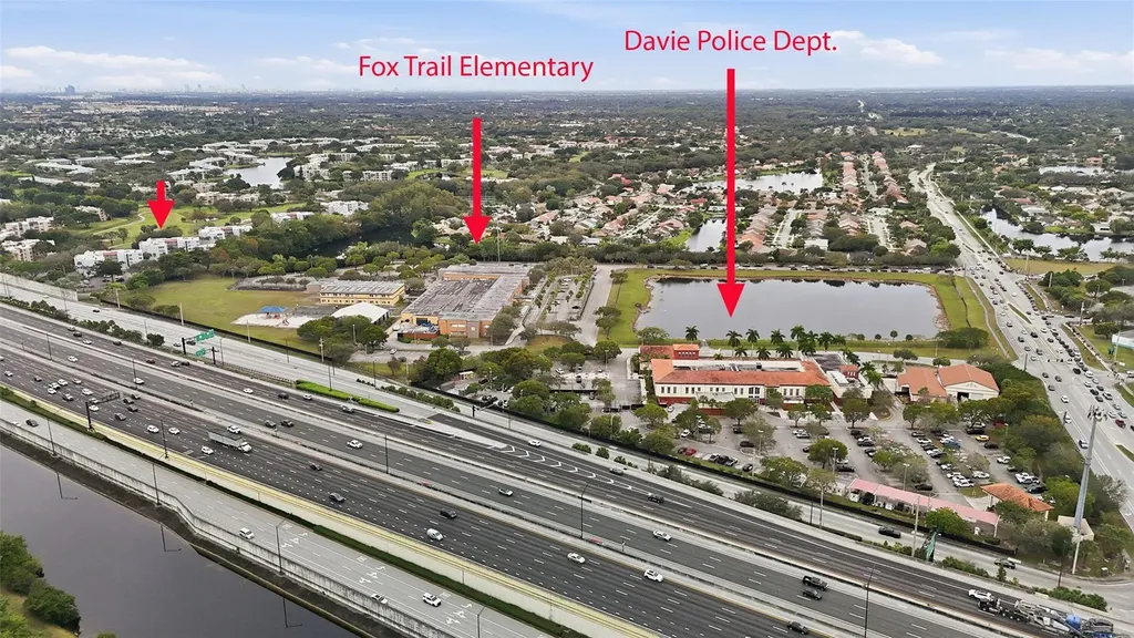 9451 Evergreen Place Davie FL 33324