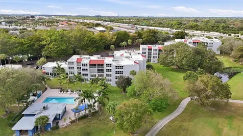 9451 Evergreen Place Davie FL 33324