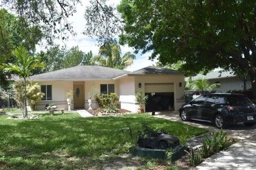 465 NW 20th Avenue Pompano Beach FL 33069
