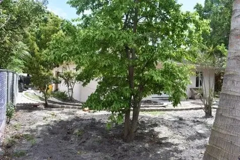 465 NW 20th Avenue Pompano Beach FL 33069