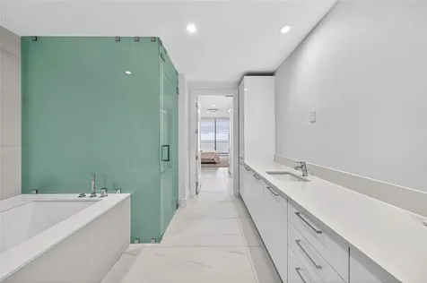153 N Seabreeze Fort Lauderdale FL 33304