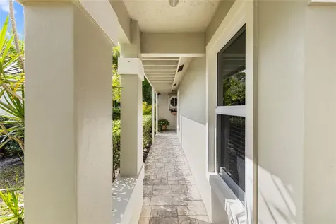 2933 Myrtle Oak Circle Davie FL 33328