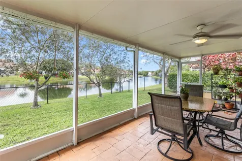 2933 Myrtle Oak Circle Davie FL 33328