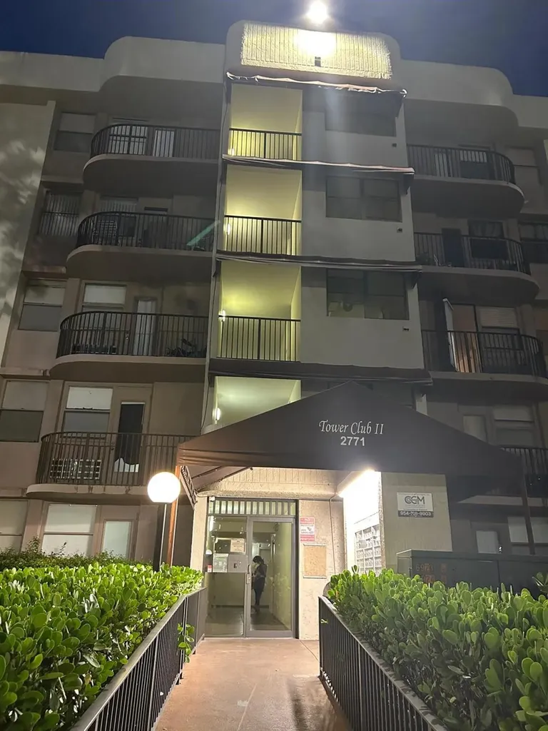 2771 Riverside Drive Coral Springs FL 33065