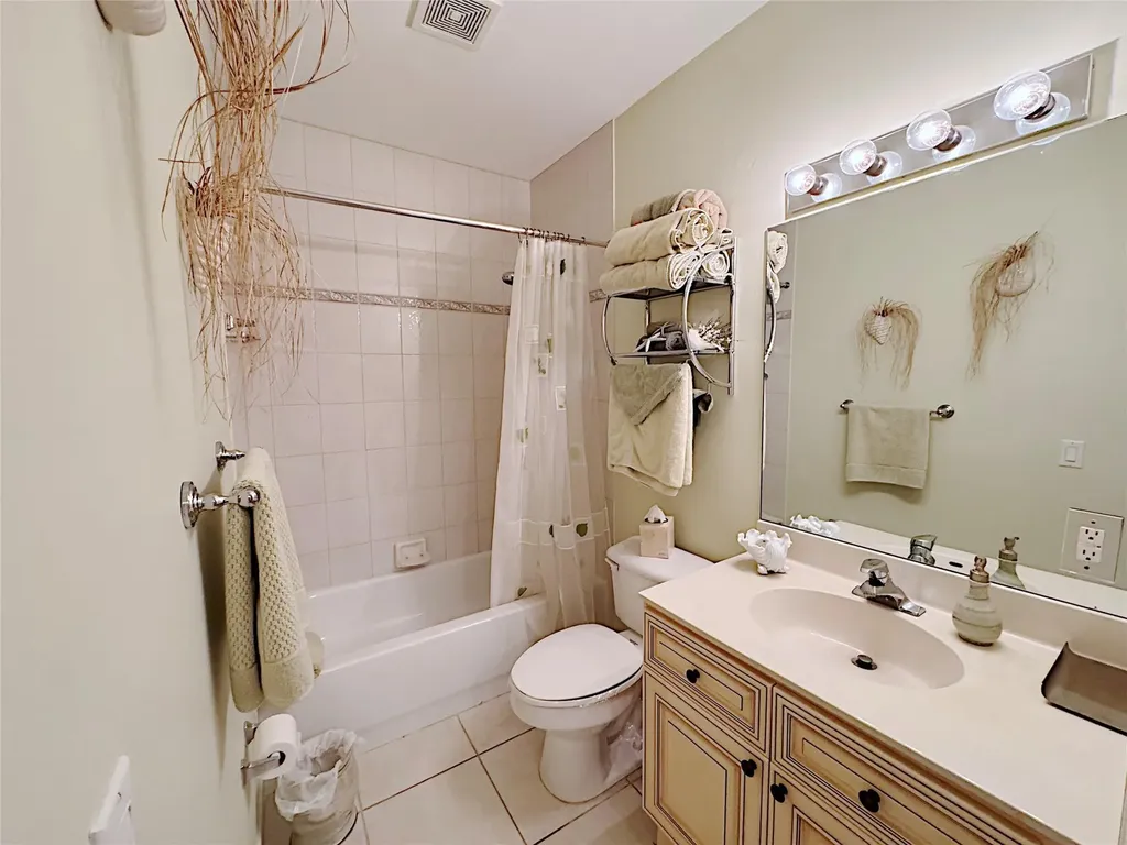 4401 Crystal Lake Drive Deerfield Beach FL 33064