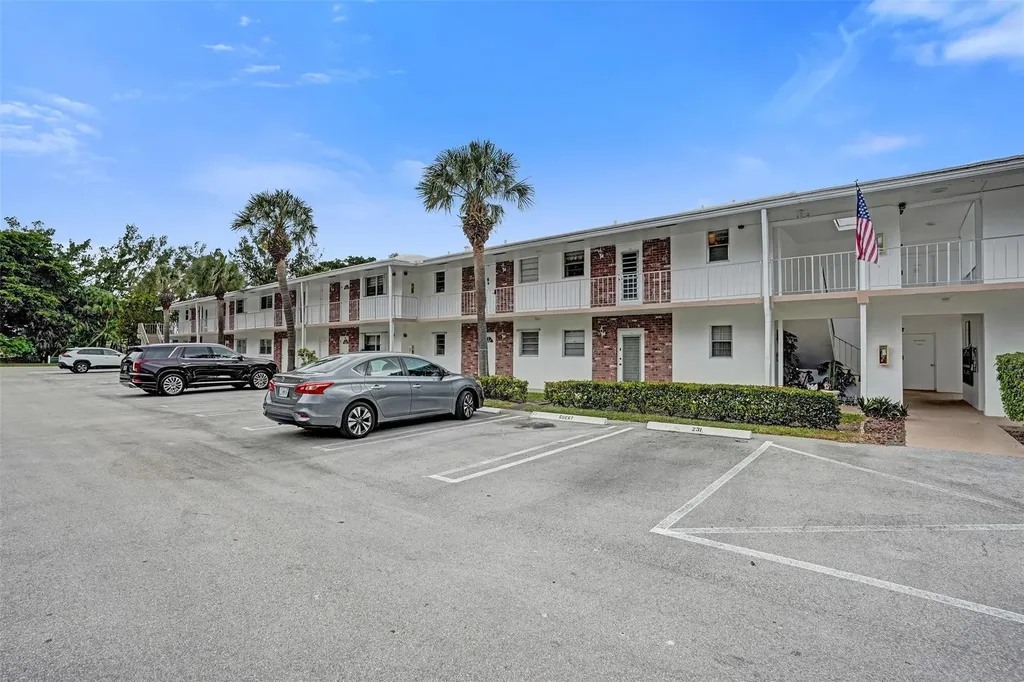 2475 W Golf Boulevard Pompano Beach FL 33064