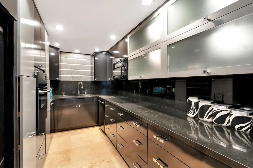 112 N Birch Road Fort Lauderdale FL 33304