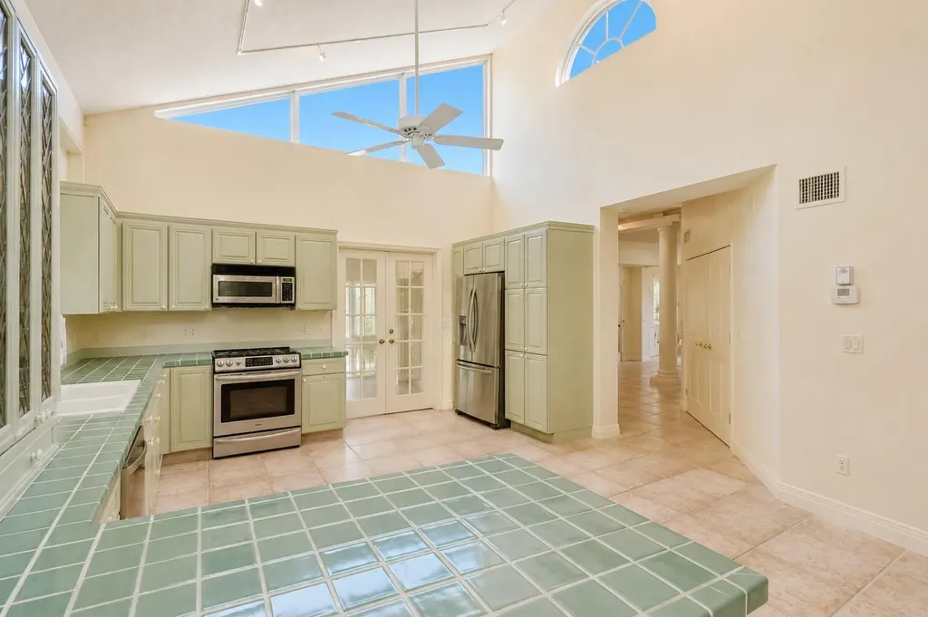2525 NE 21st Court Fort Lauderdale FL 33305