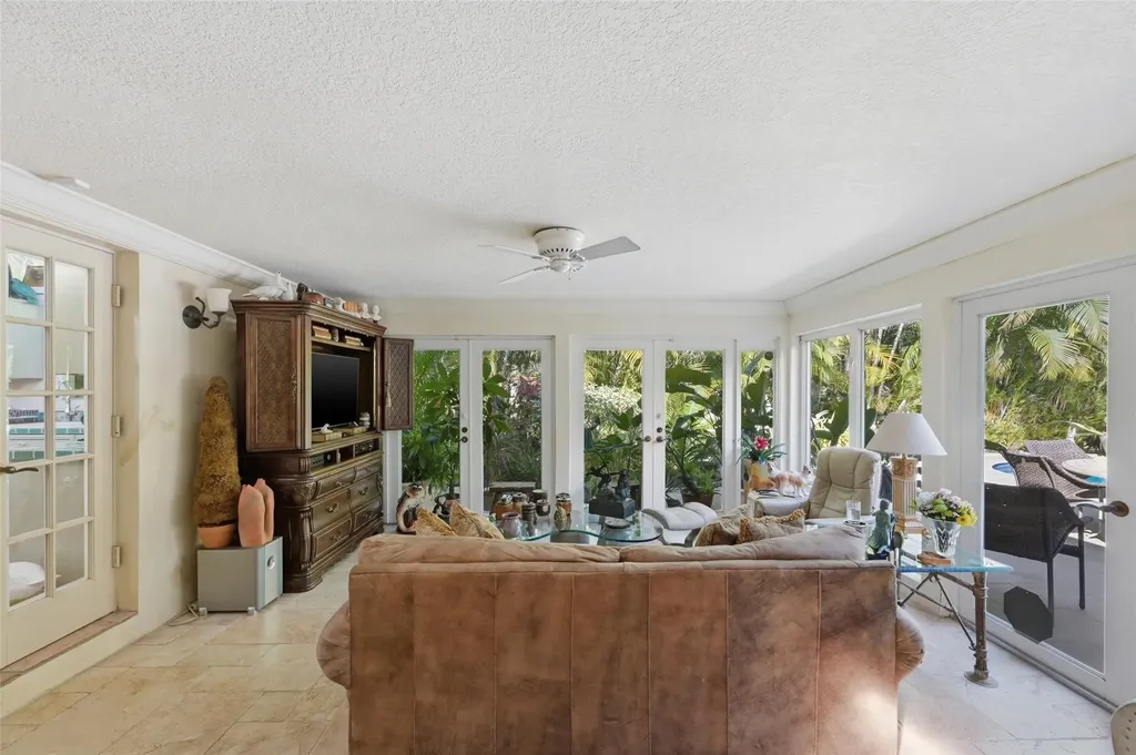 2525 NE 21st Court Fort Lauderdale FL 33305