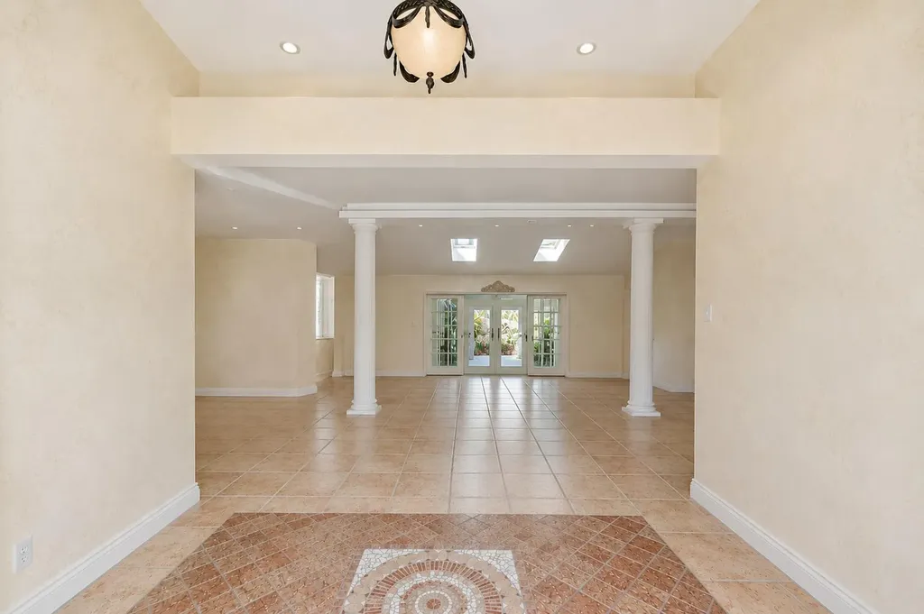 2525 NE 21st Court Fort Lauderdale FL 33305