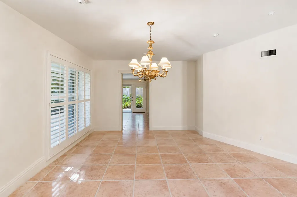 2525 NE 21st Court Fort Lauderdale FL 33305
