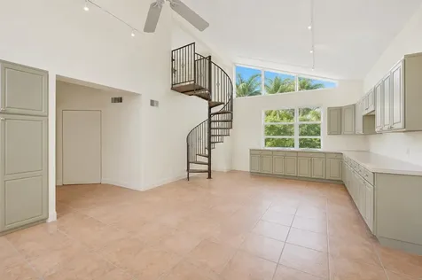 2525 NE 21st Court Fort Lauderdale FL 33305