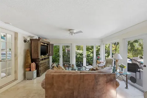 2525 NE 21st Court Fort Lauderdale FL 33305