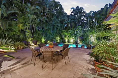 2525 NE 21st Court Fort Lauderdale FL 33305