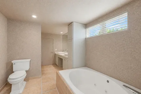 2525 NE 21st Court Fort Lauderdale FL 33305