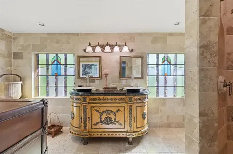 2525 NE 21st Court Fort Lauderdale FL 33305