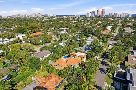 2525 NE 21st Court Fort Lauderdale FL 33305