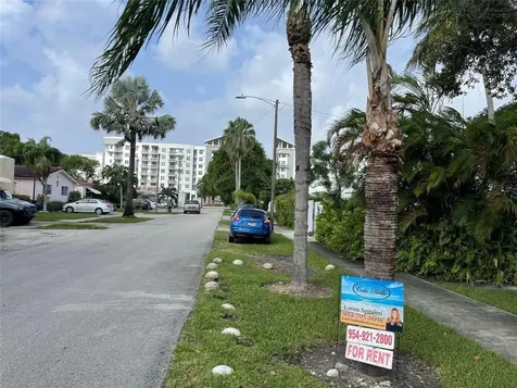 713 NE 4th Street Hallandale Beach FL 33009
