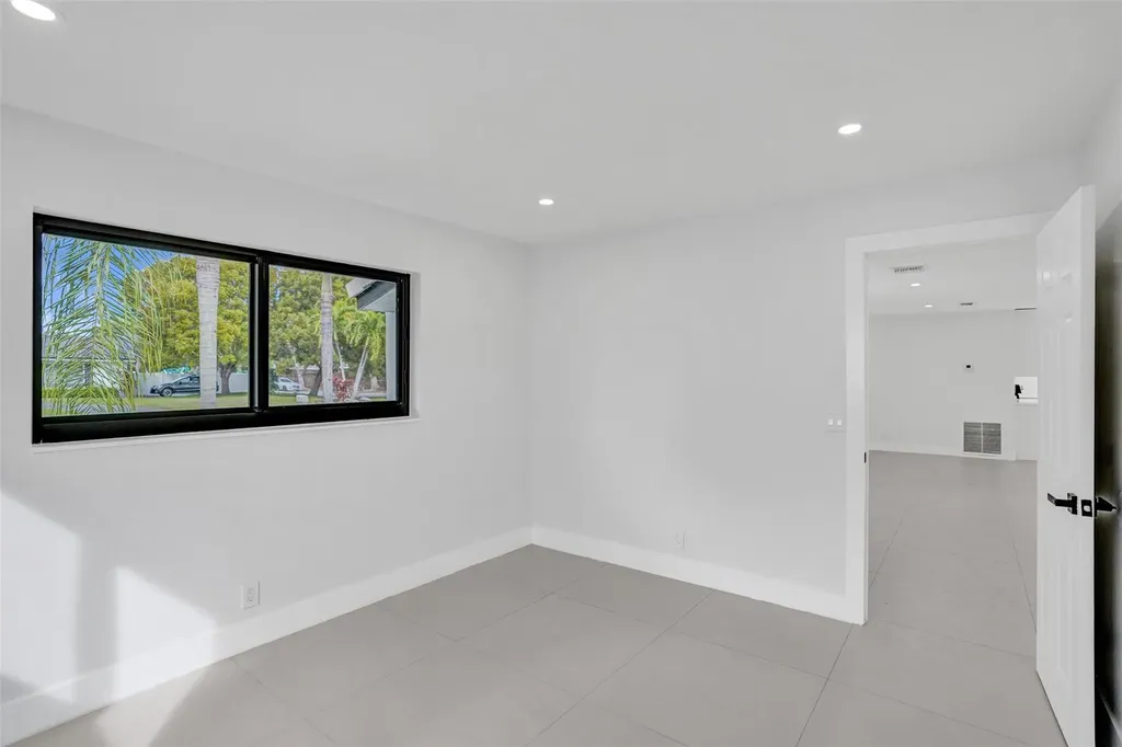 518 Linnet Circle Delray Beach FL 33444